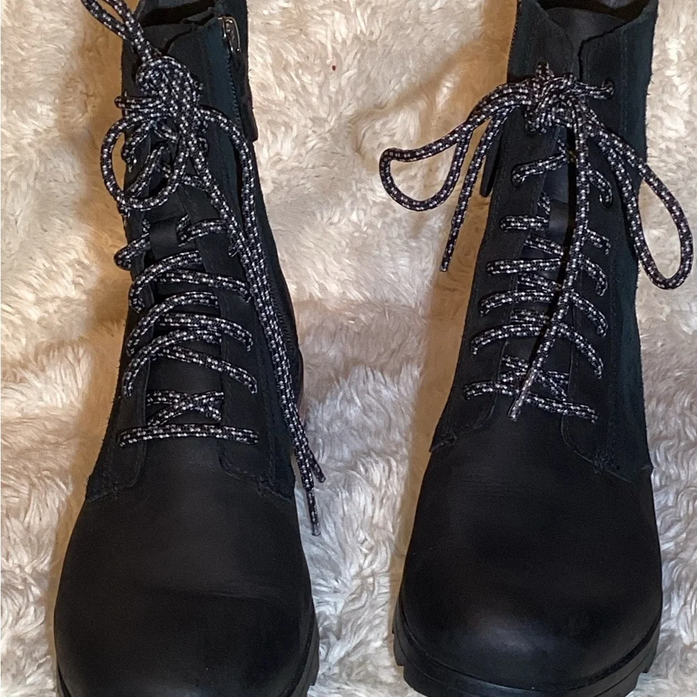 Sorel worn but