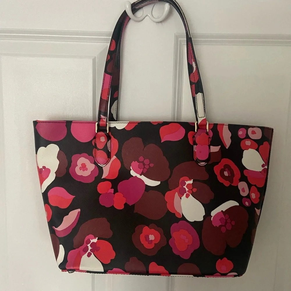 kate spade vibrant featuring