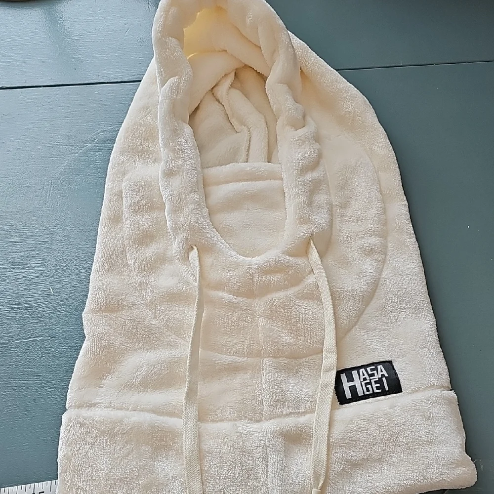 Ski Mask In‎ Off White, Balachava. Excellant Soft Condition