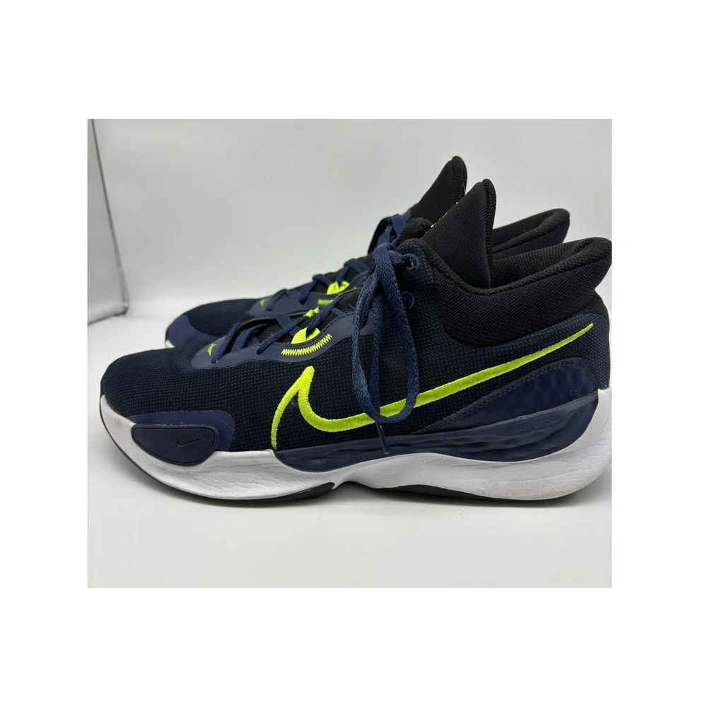 Nike renew elevate