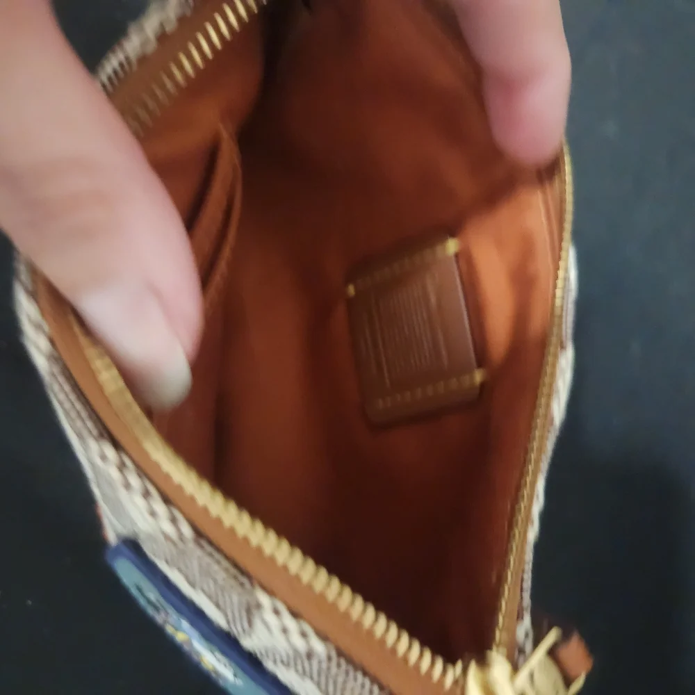 Coach selling gently