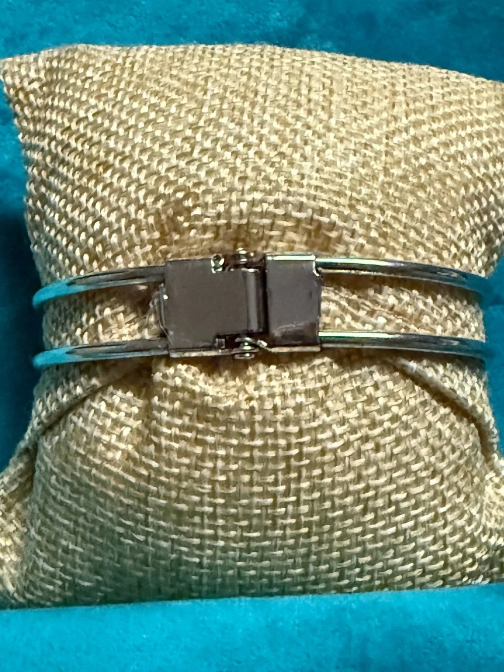 N/A silver tone