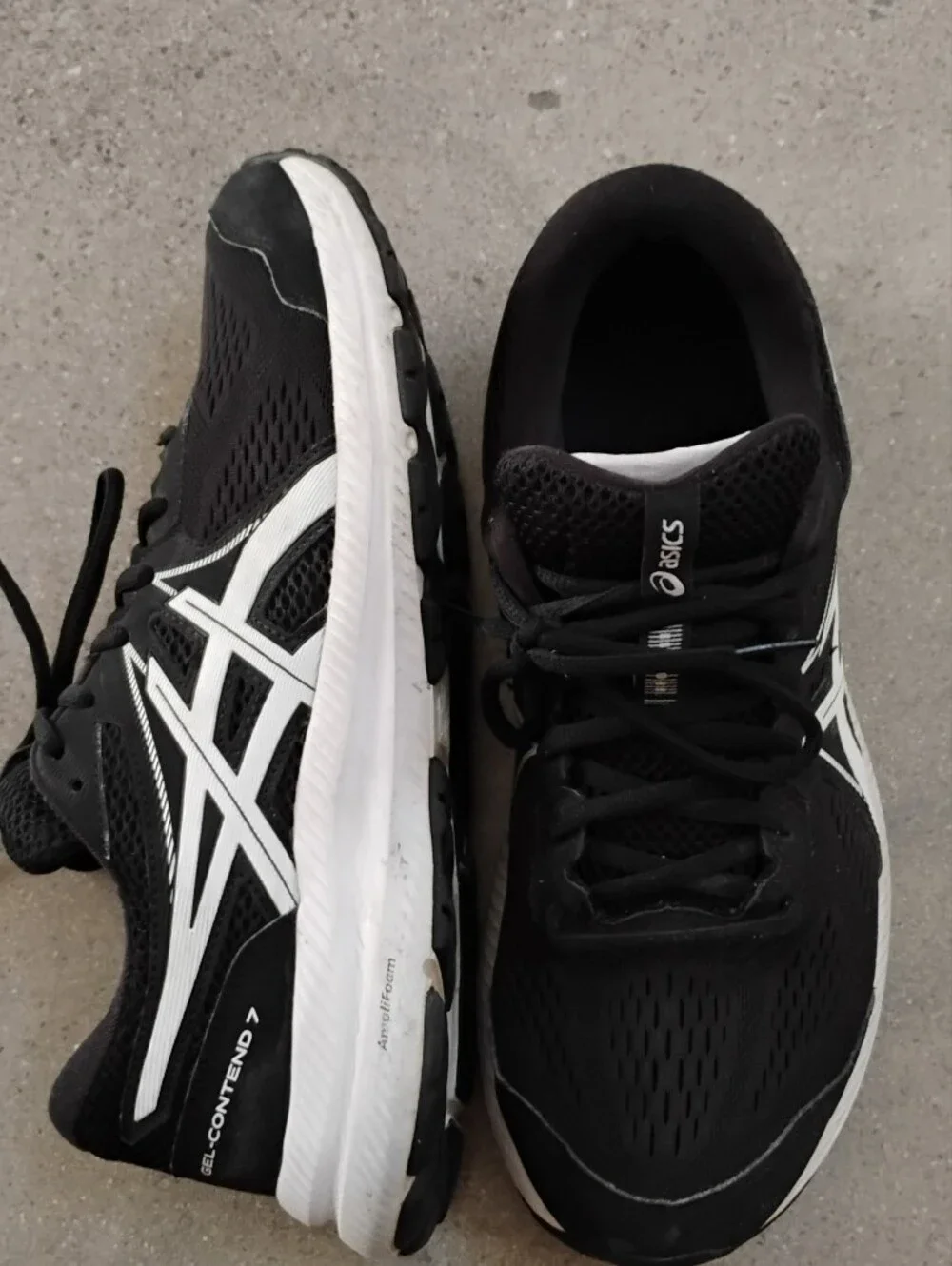Asics men running
