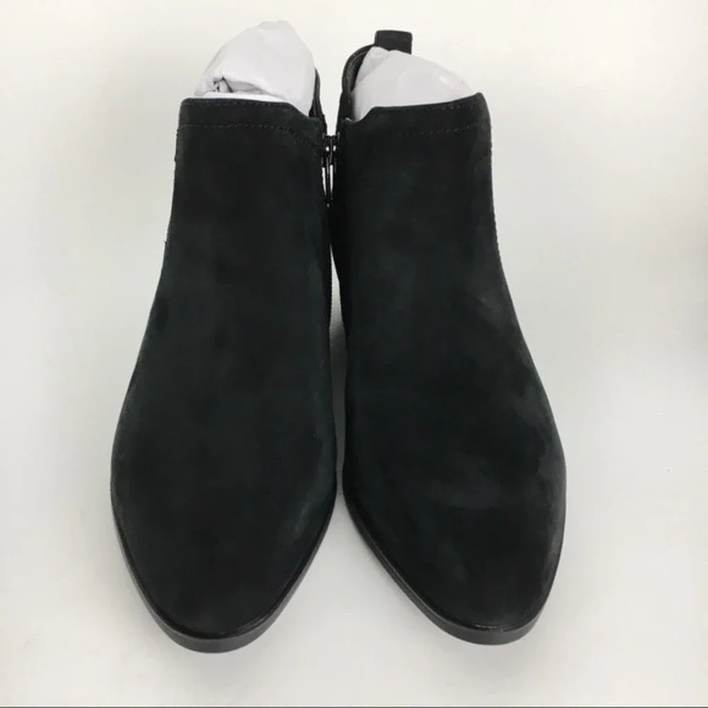 Naturalizer black nubuck