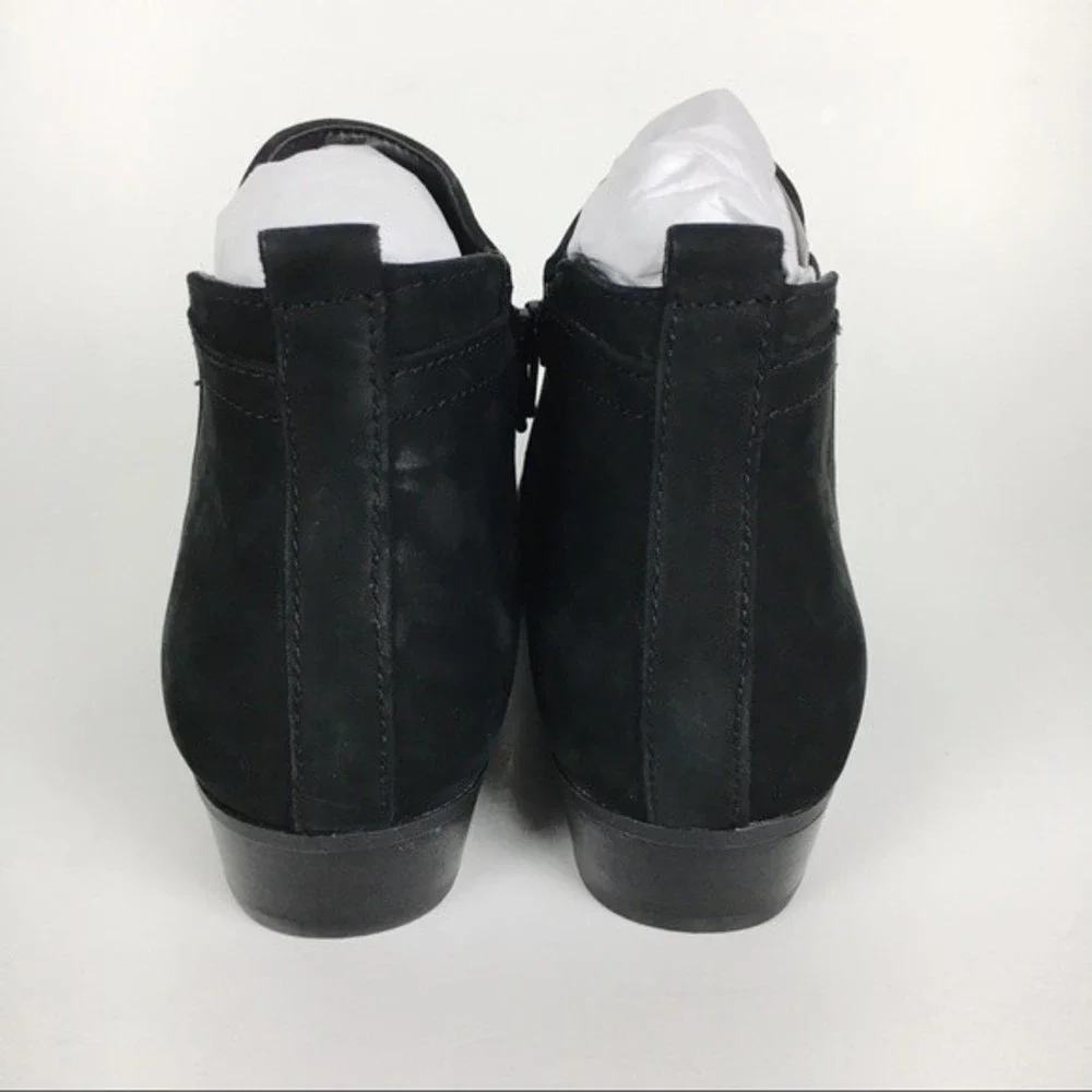 Naturalizer black nubuck