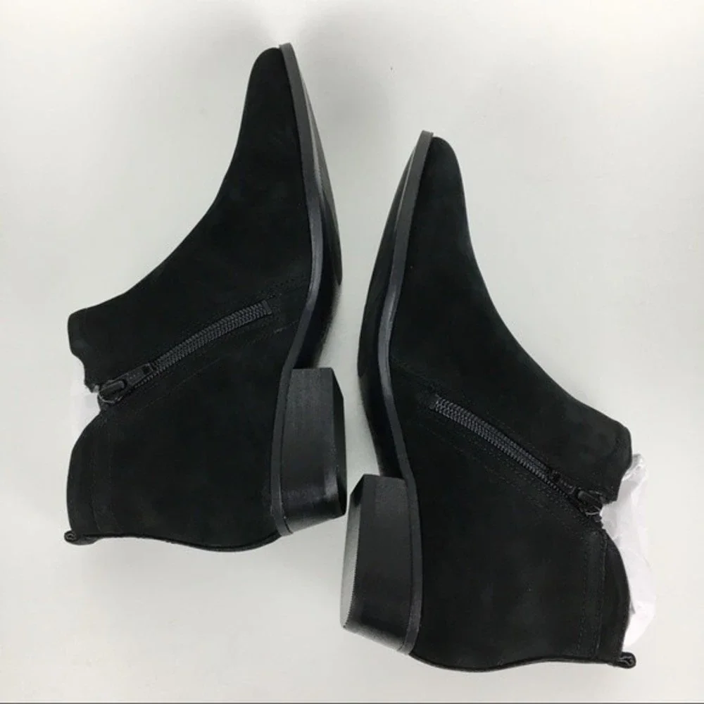 Naturalizer black nubuck