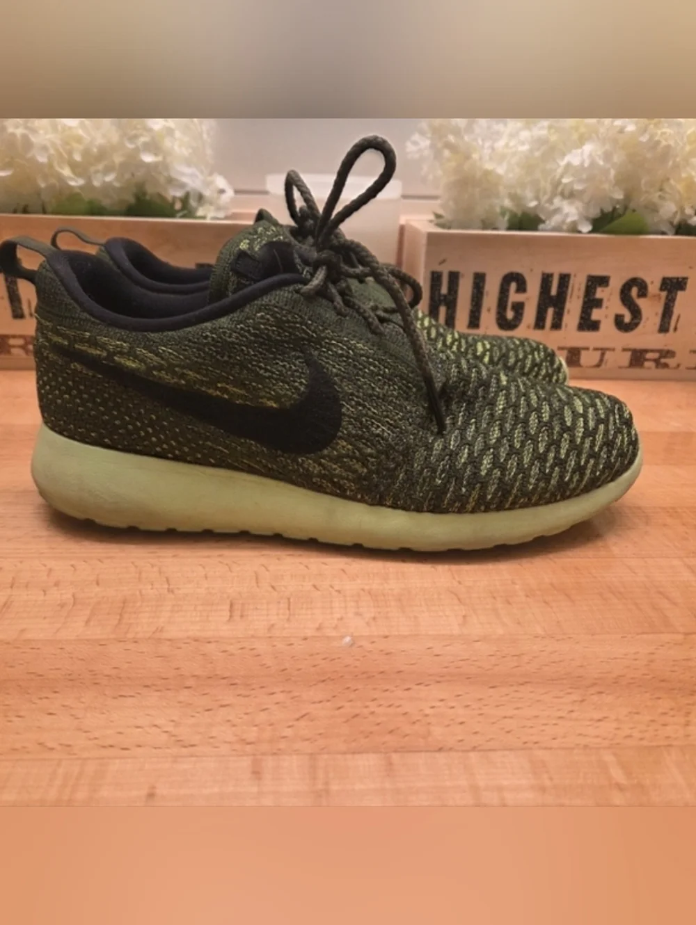 Nike Roshe One Flyknit Women's Running Shoes Rough Green/Black Size 9.5