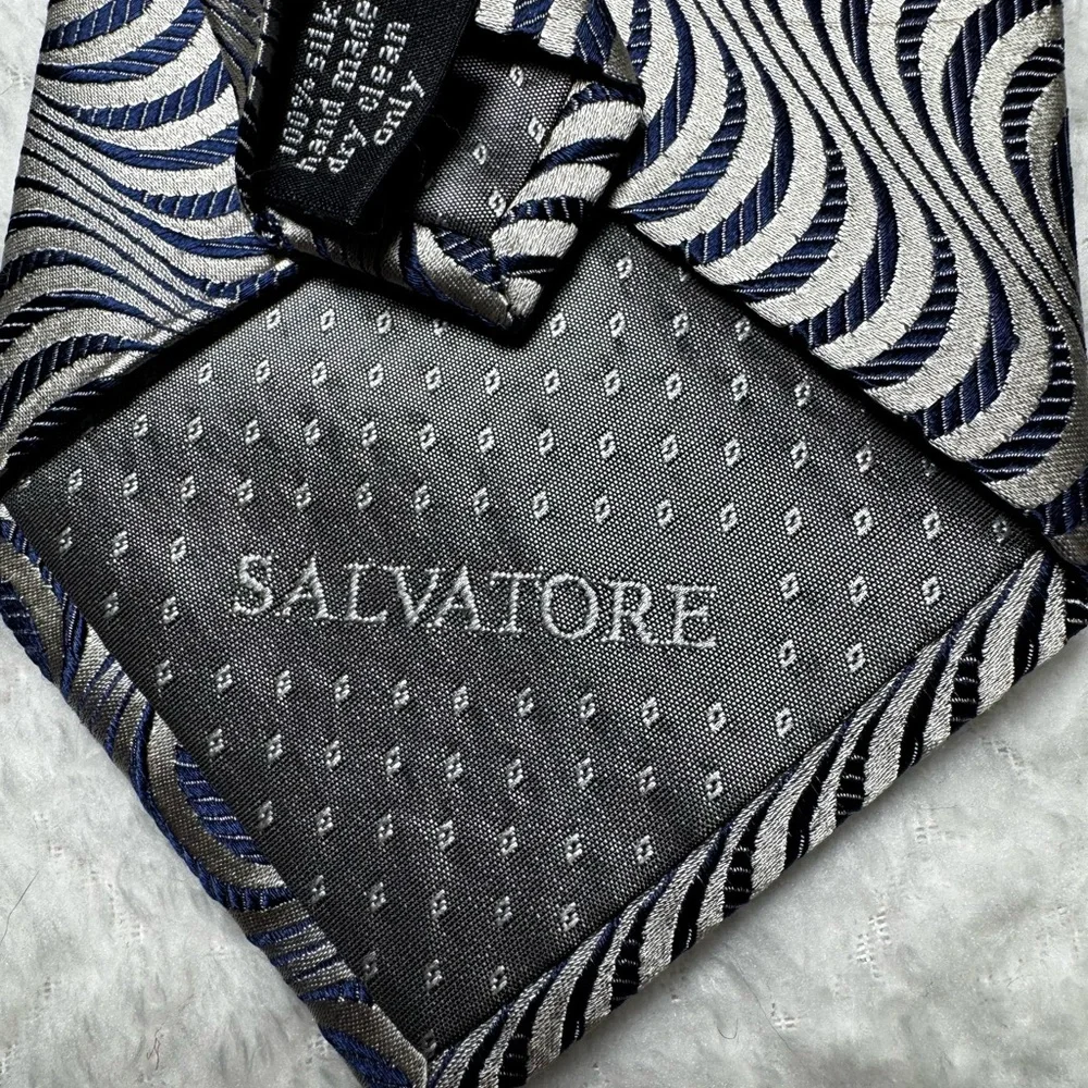 Vintage stylish tie