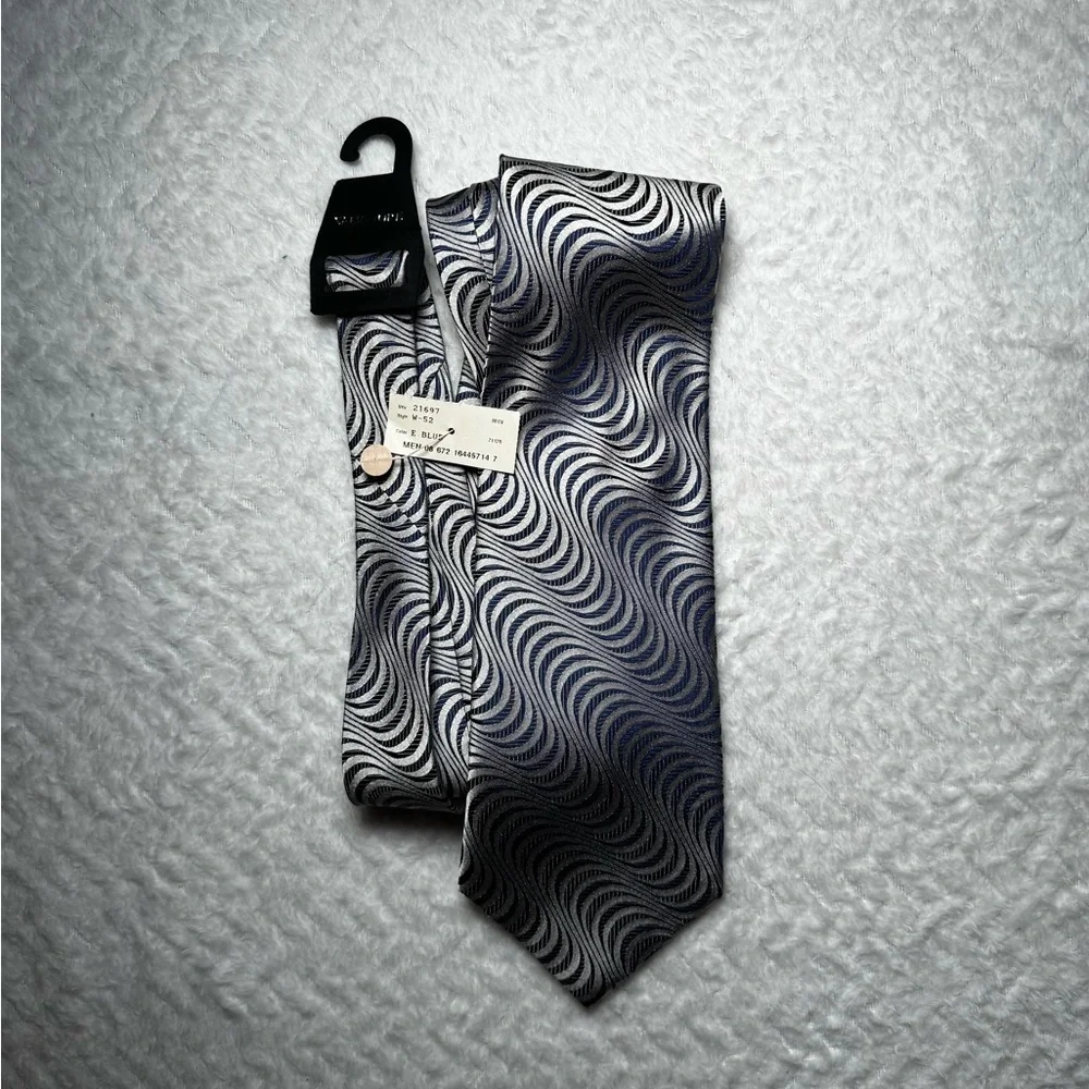 Vintage stylish tie