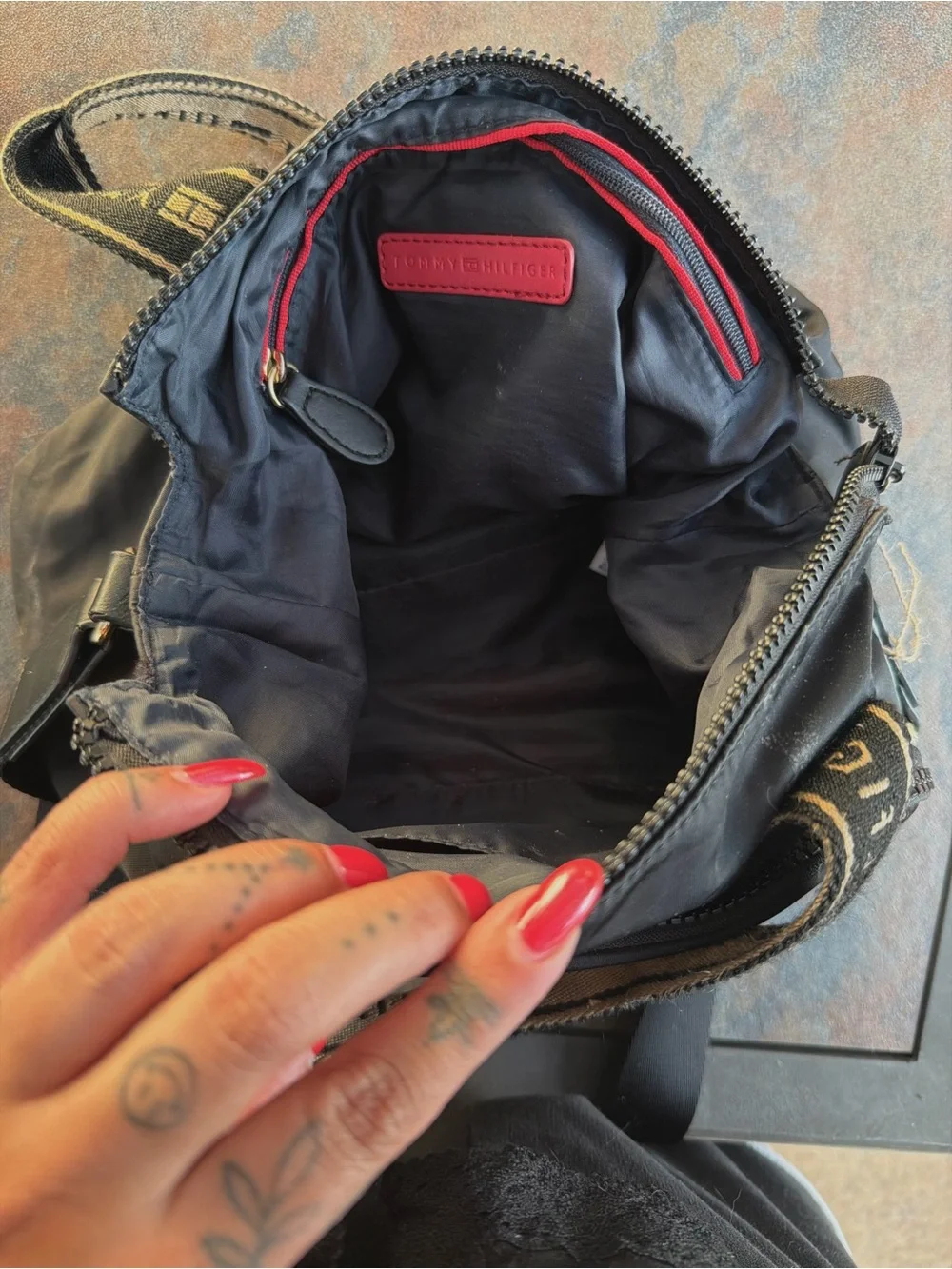 Tommy Hilfiger compact nylon