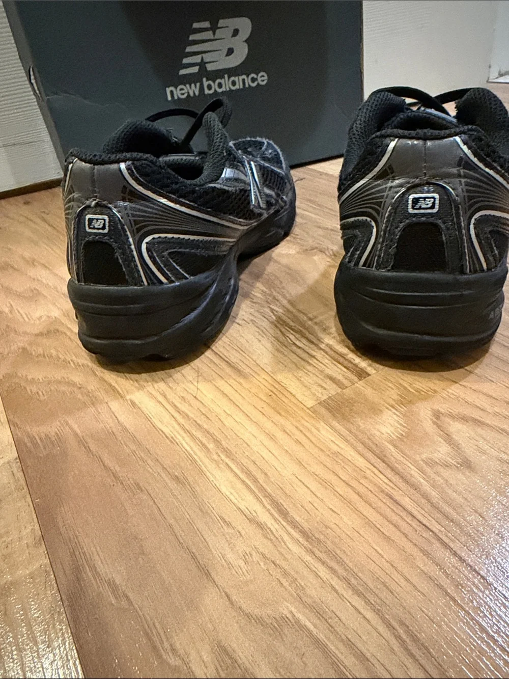 Philadelphia eagles New Balance bundle NB size 2