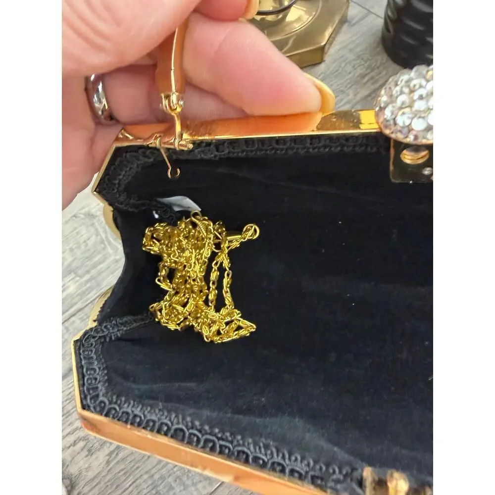 Unbranded vintage clutch