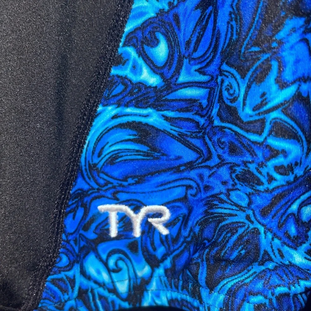 TYR men swim