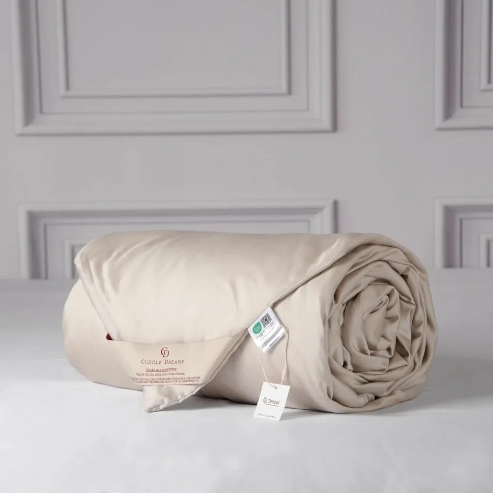 CUDDLE DREAMS Lightweight Silk Filled Comforter for Summer