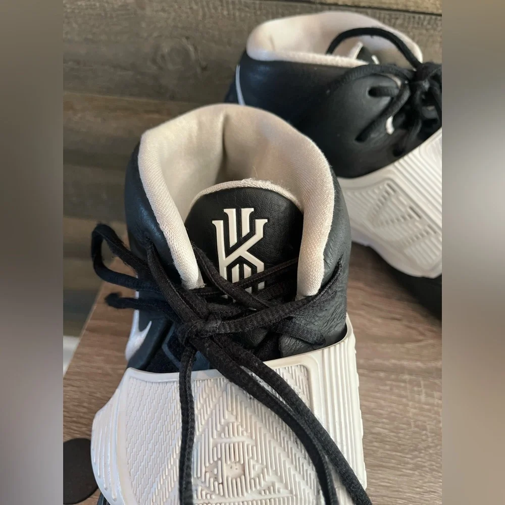 Nike kyrie tb