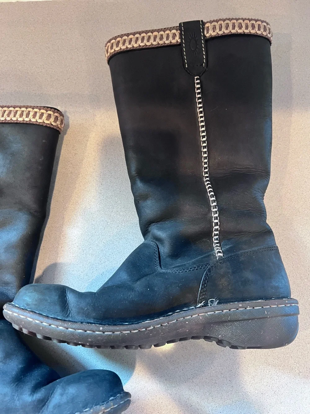 UGG australia swell