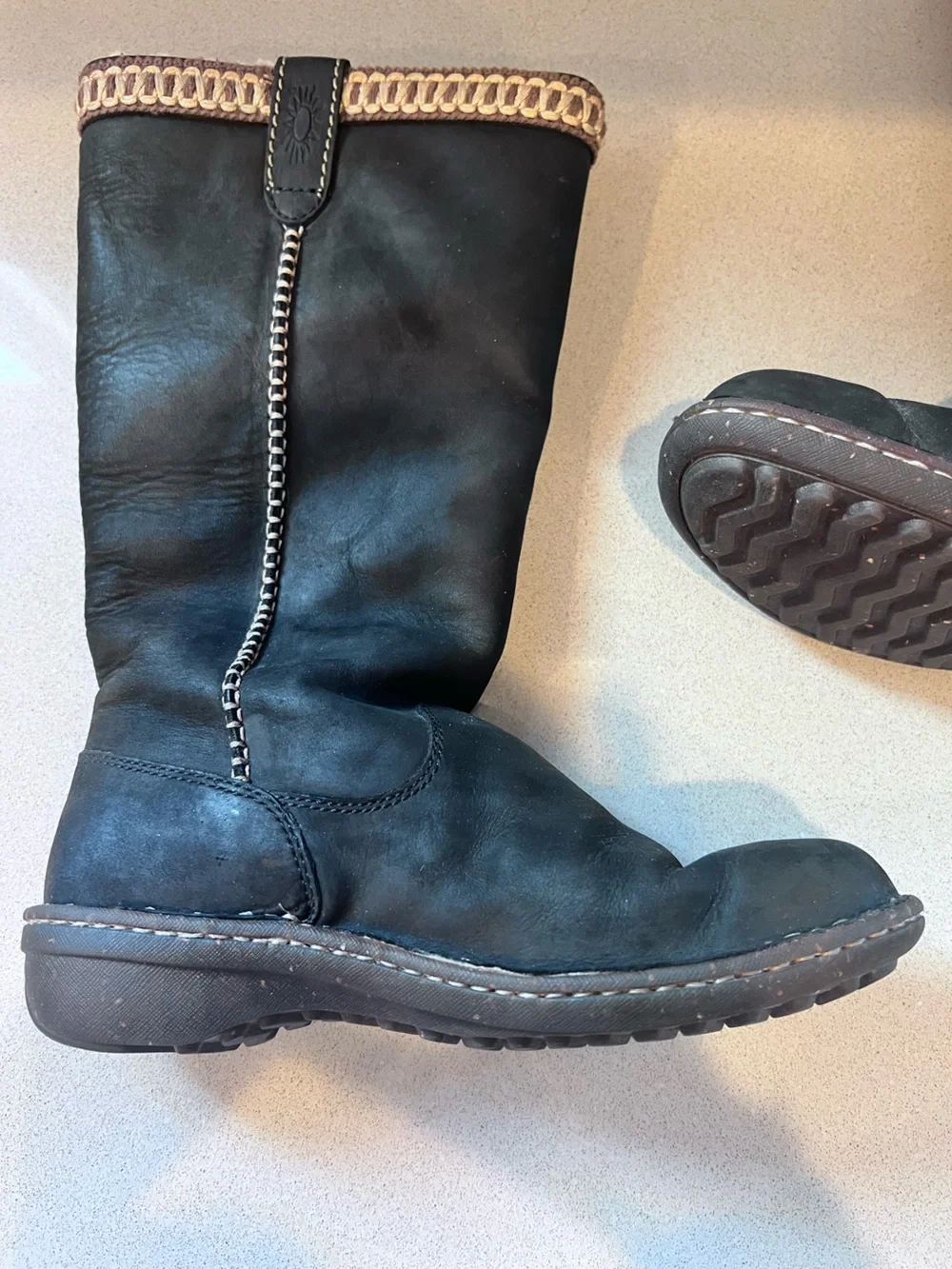 UGG australia swell