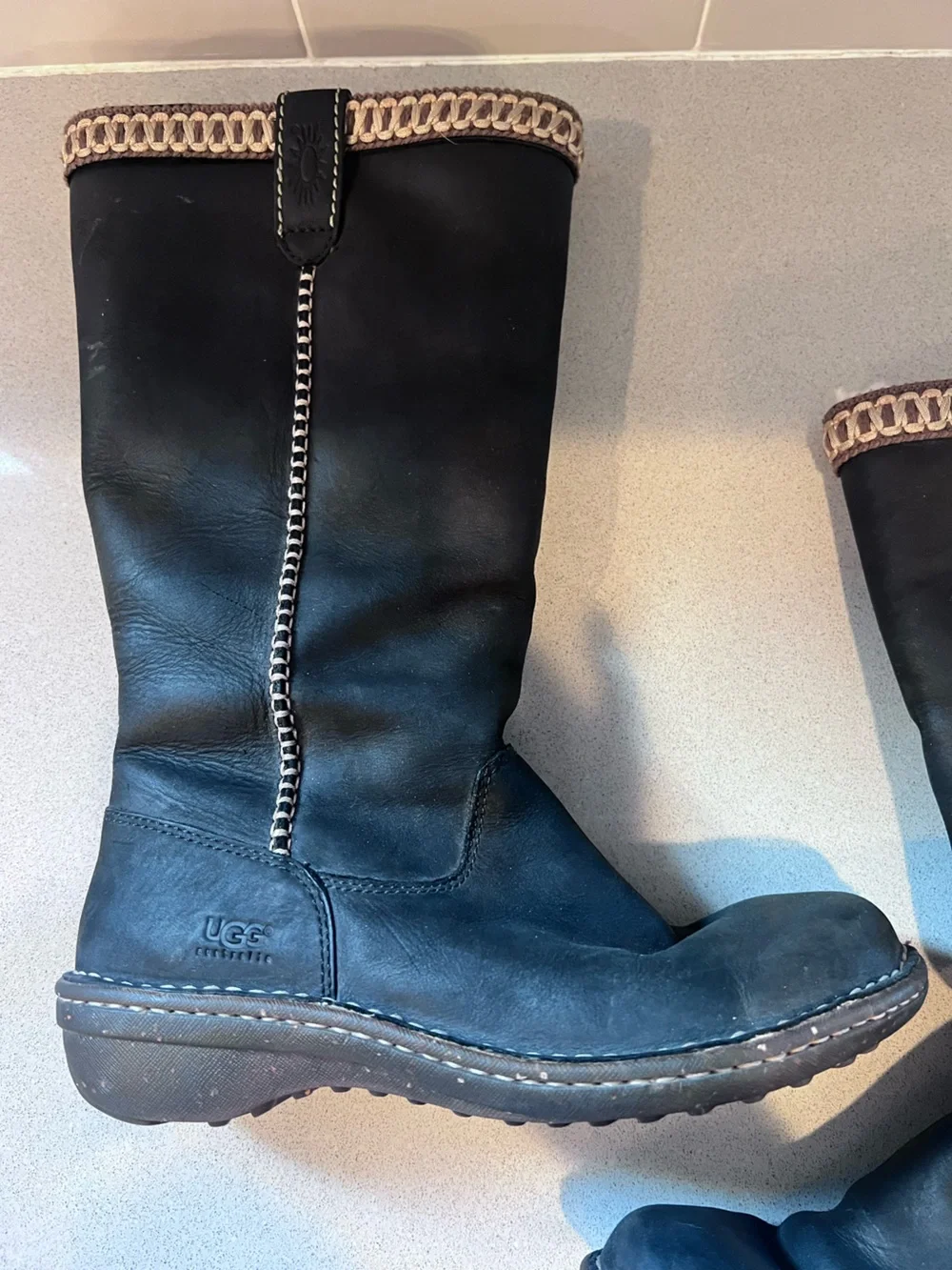 UGG australia swell