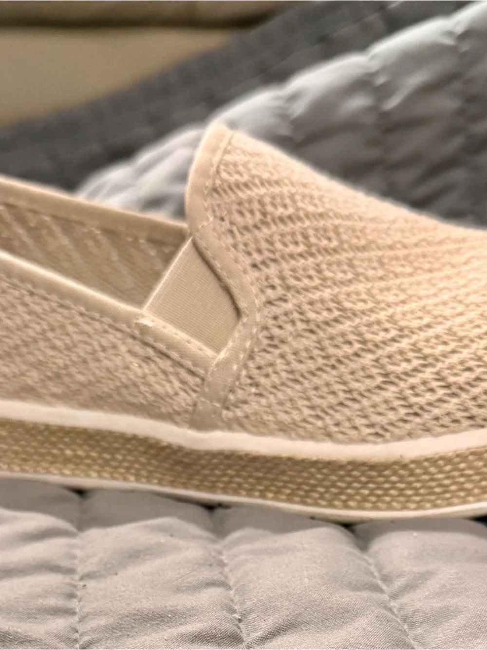 Skechers beige knit