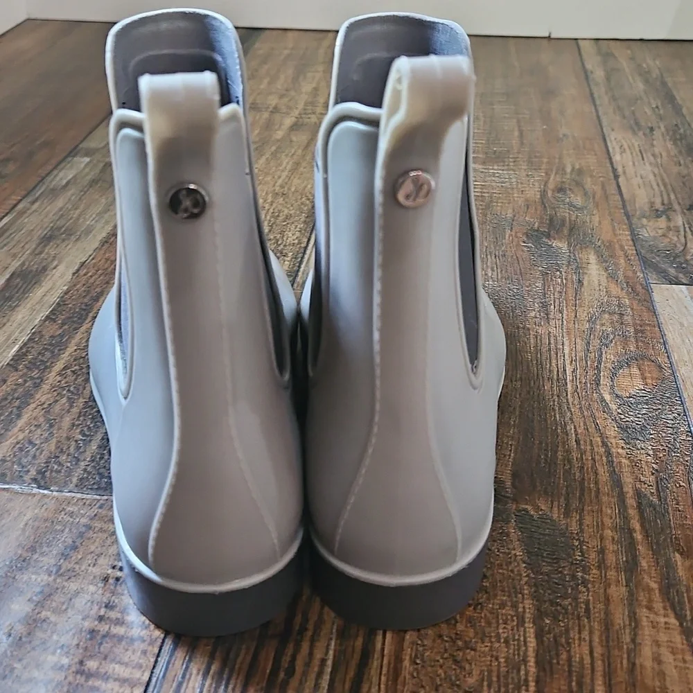 Sam Edleman Women's Gray‎ Waterproof Rain Boots / Ankle Boots. Size 10