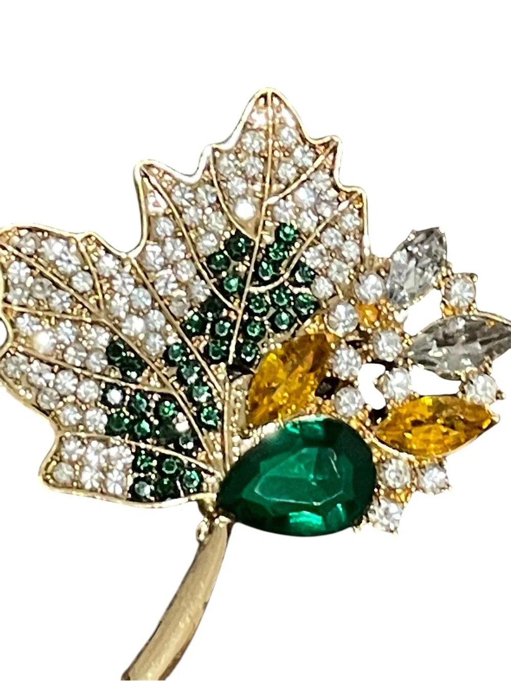 N/A elegant gold