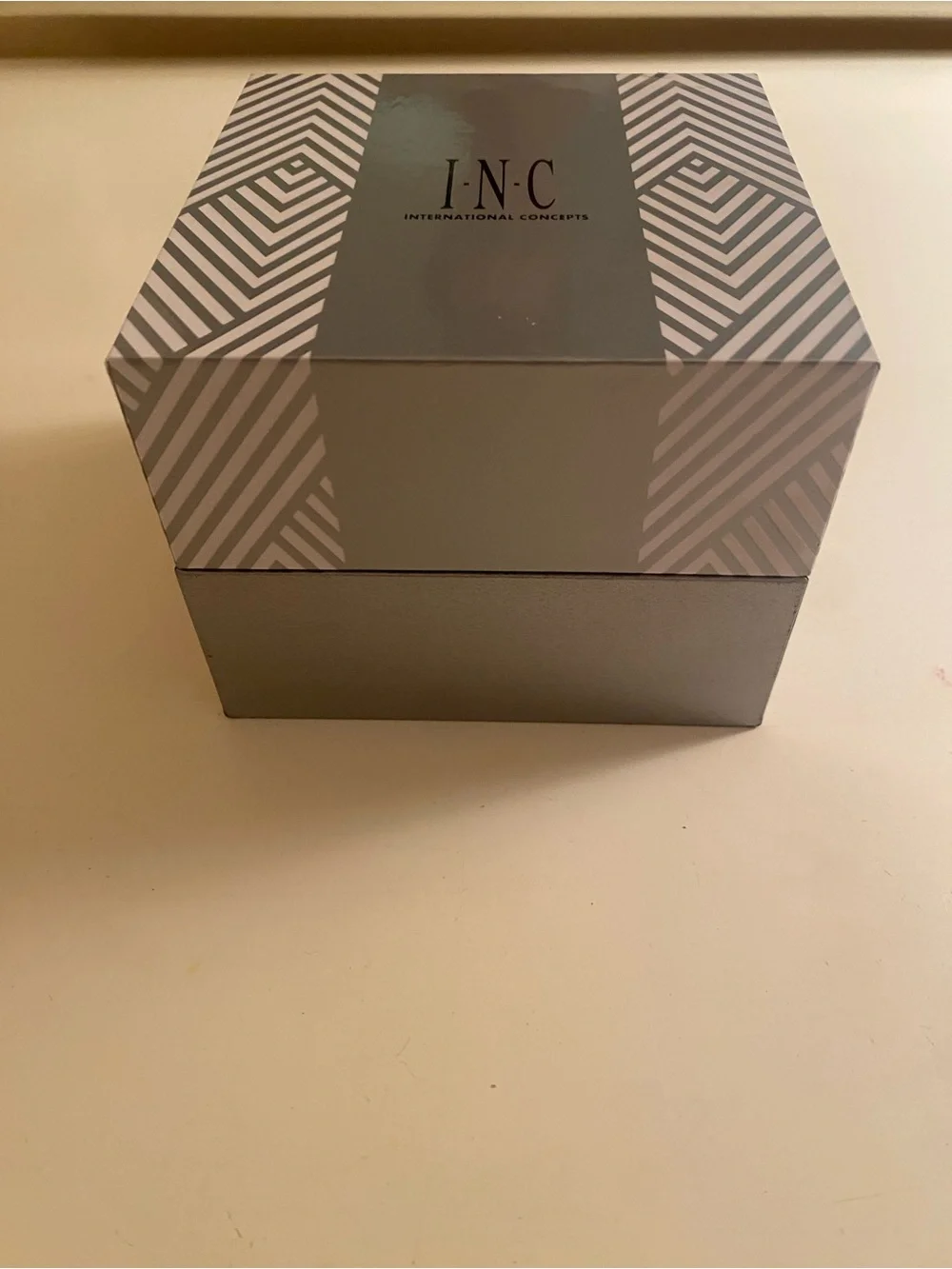 INC International Concepts slim round