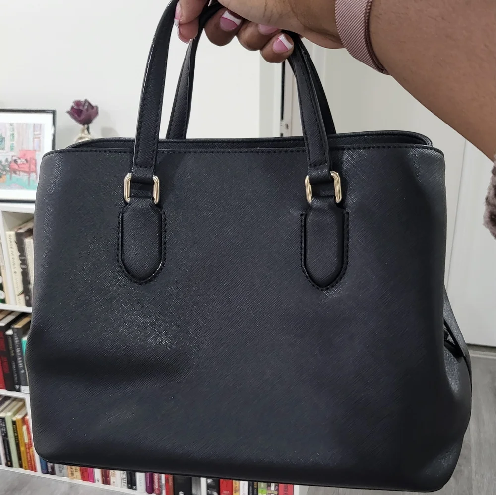 kate spade missing crossbody