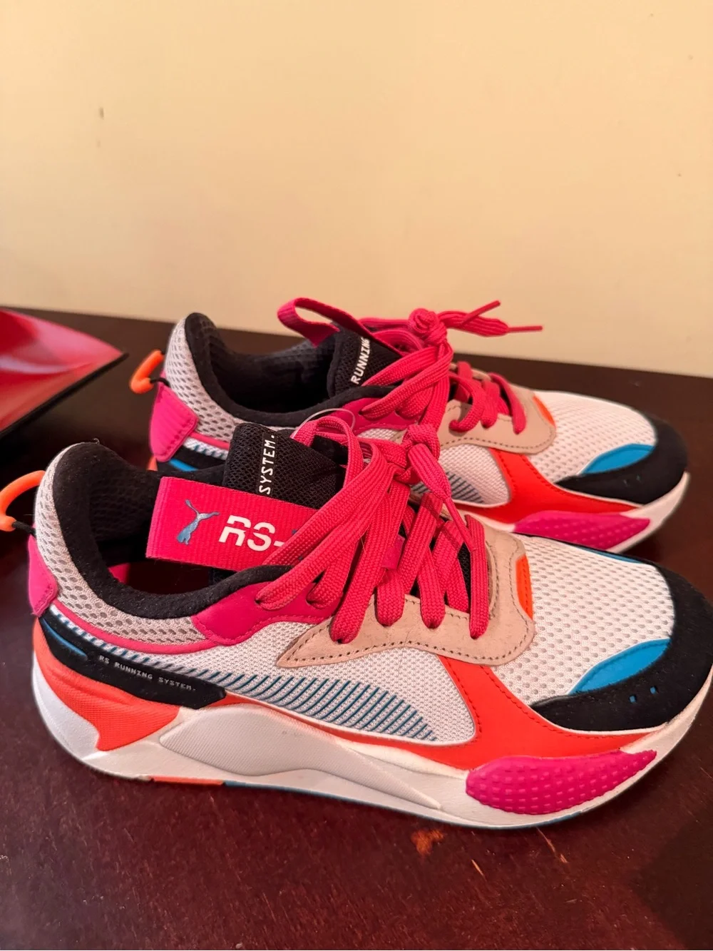 Puma vibrant pink