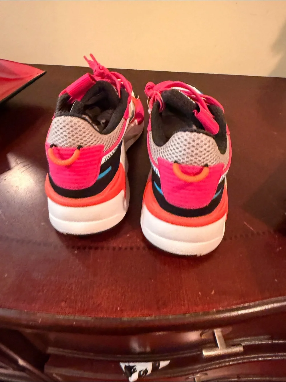 Puma vibrant pink