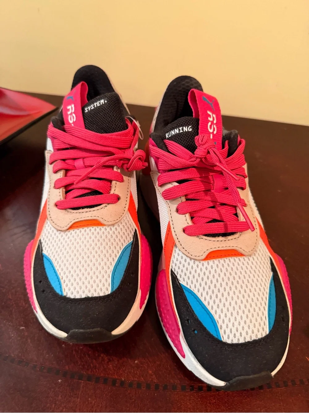 Puma vibrant pink