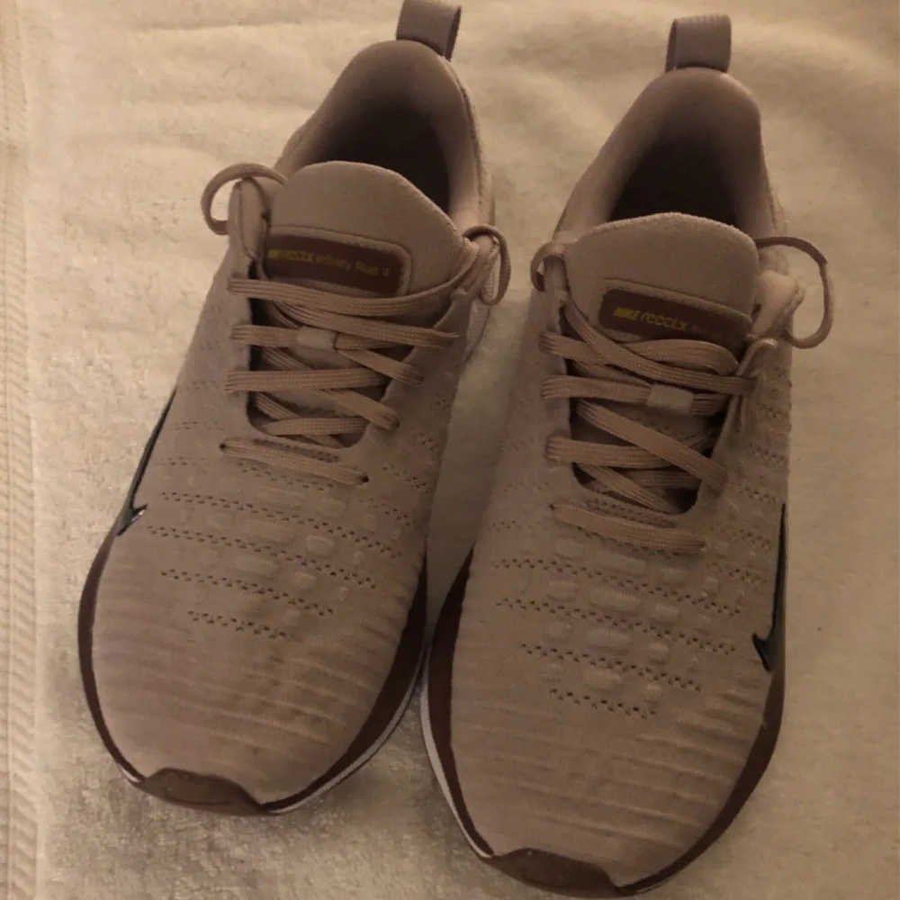 Nike maximum cushioning