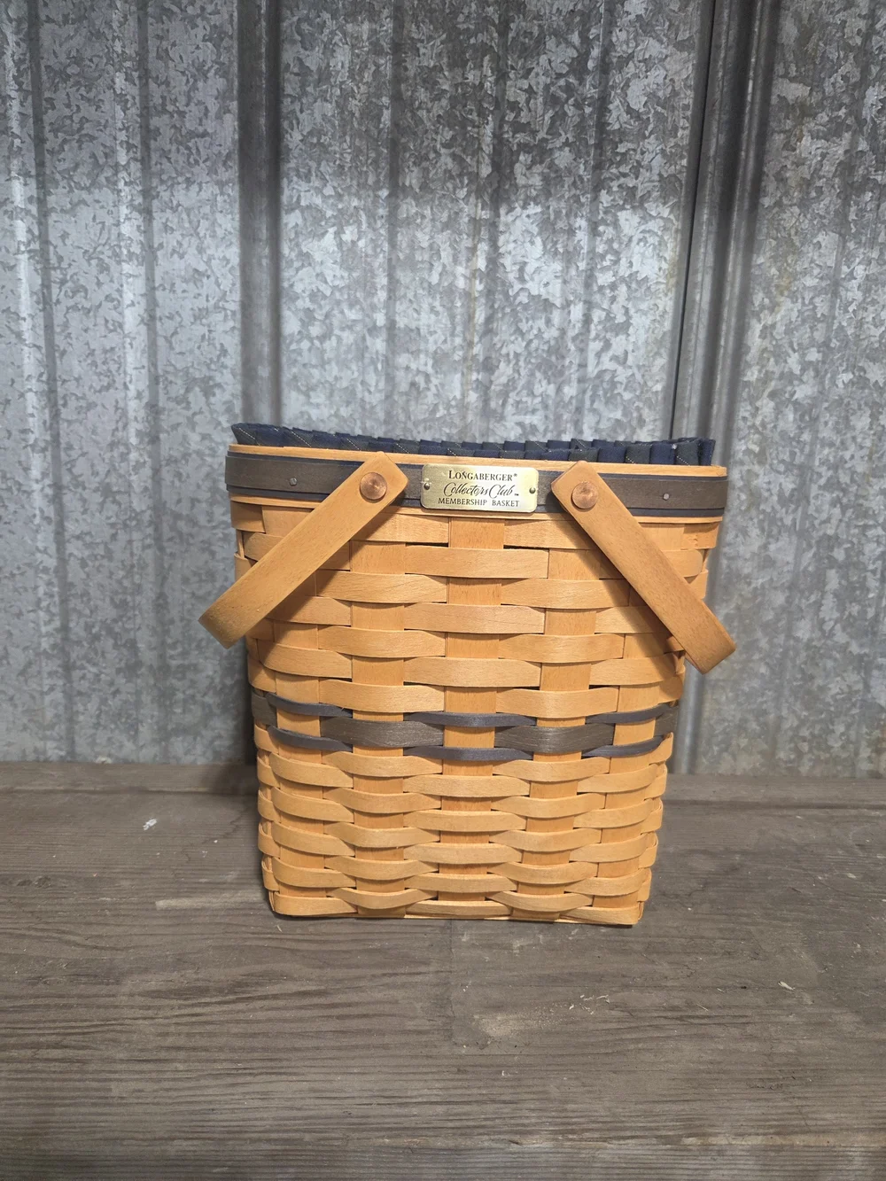 Longaberger Honey-Tan Basket with Navy Trim