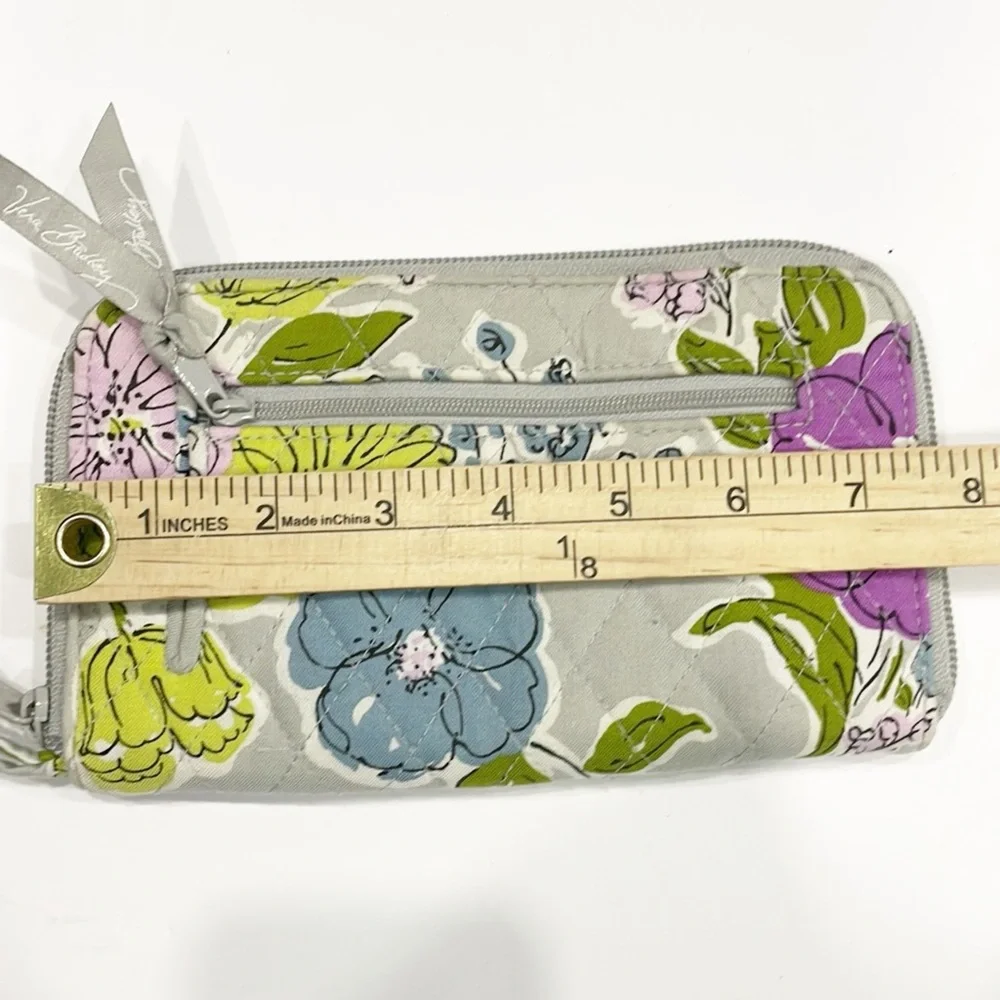 Vera Bradley very good