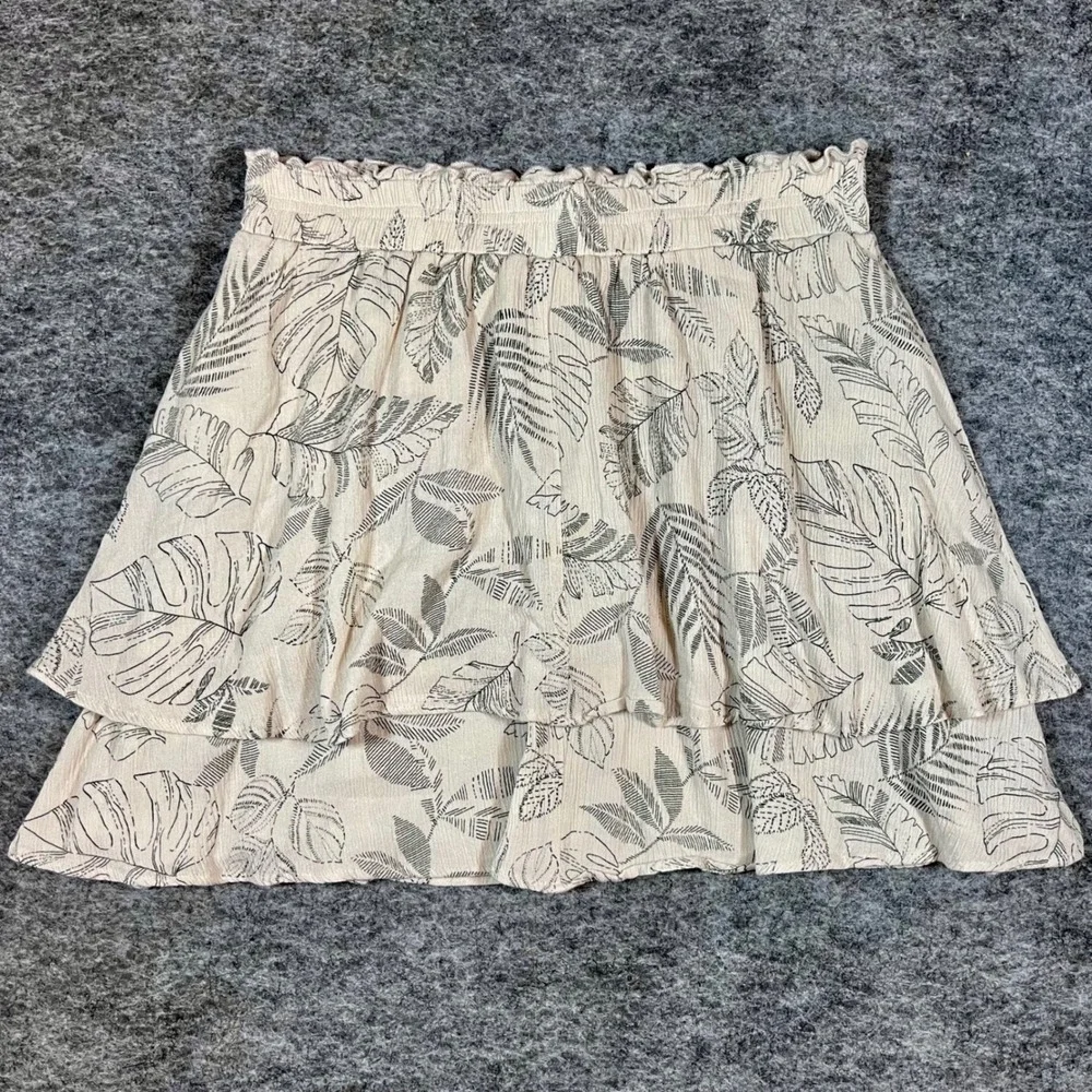 Paper Crane Tiered Mini Skirt Womens‎ M Cream Tropical Ruffle Coastal Beach Boho
