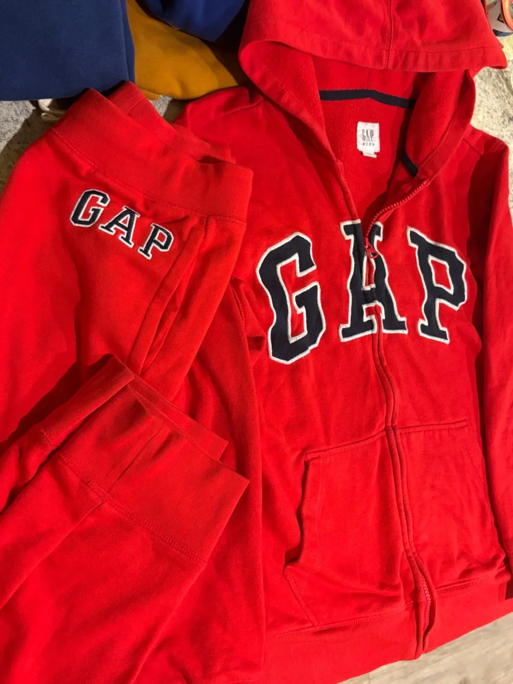 GAP three hooded