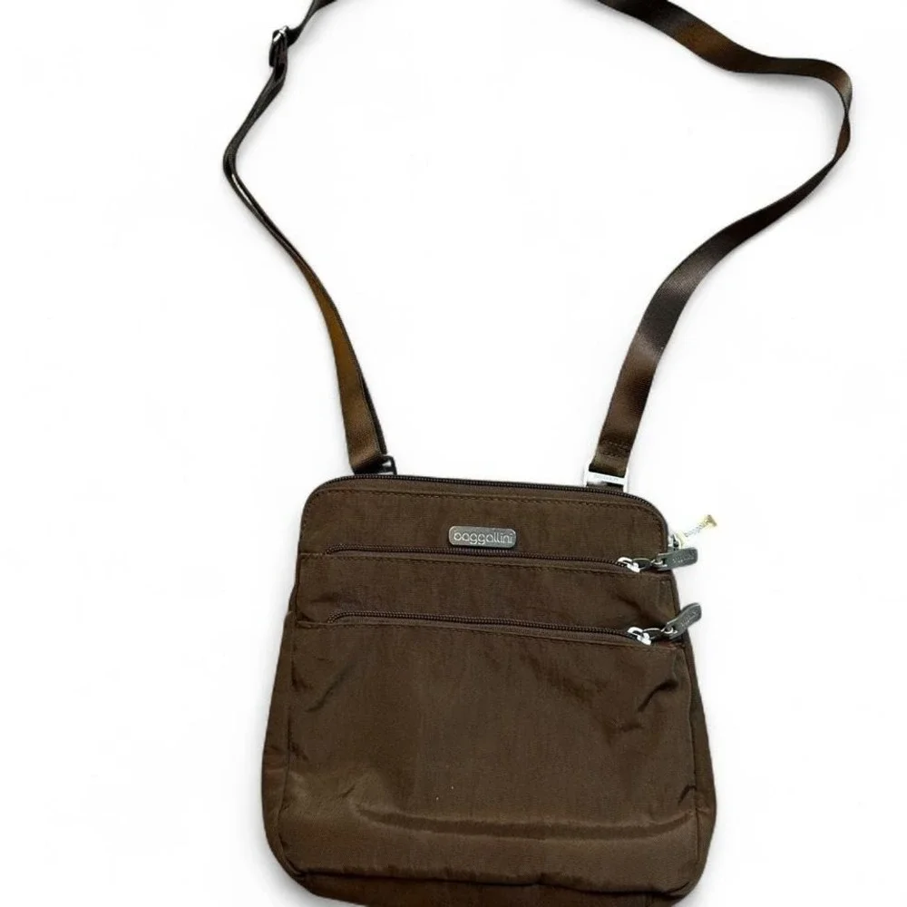 Baggallini crossbody bag