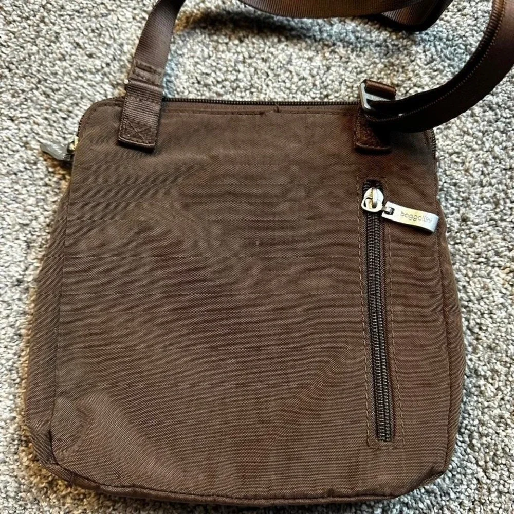 Baggallini crossbody bag