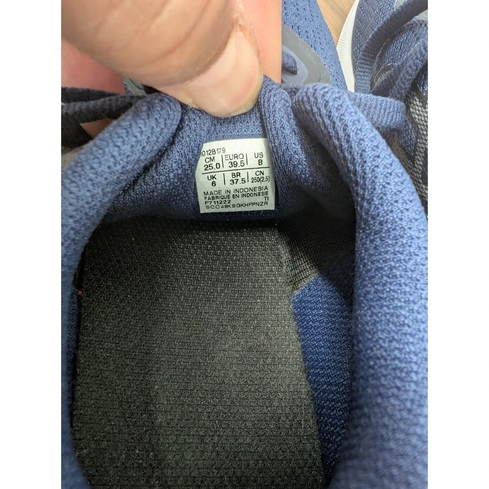 Asics versablast running