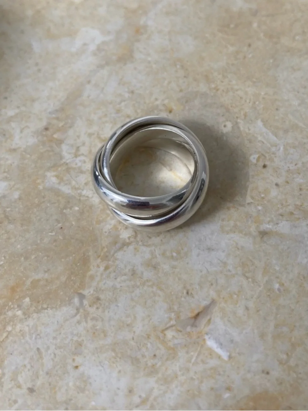LIE STUDIO Sofie Ring