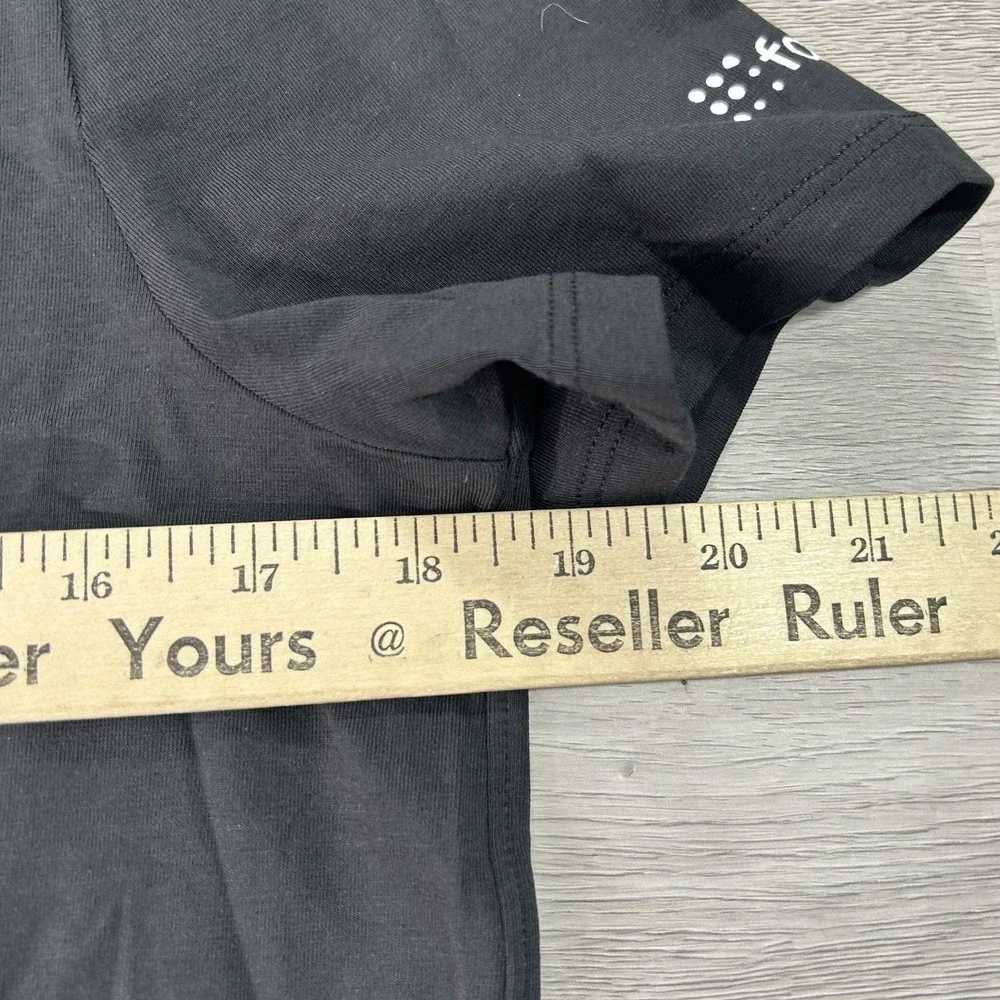 NEW Set of 2 Lululemon Shirt Womens 6 Black Crew Neck Stretch Casual Tee