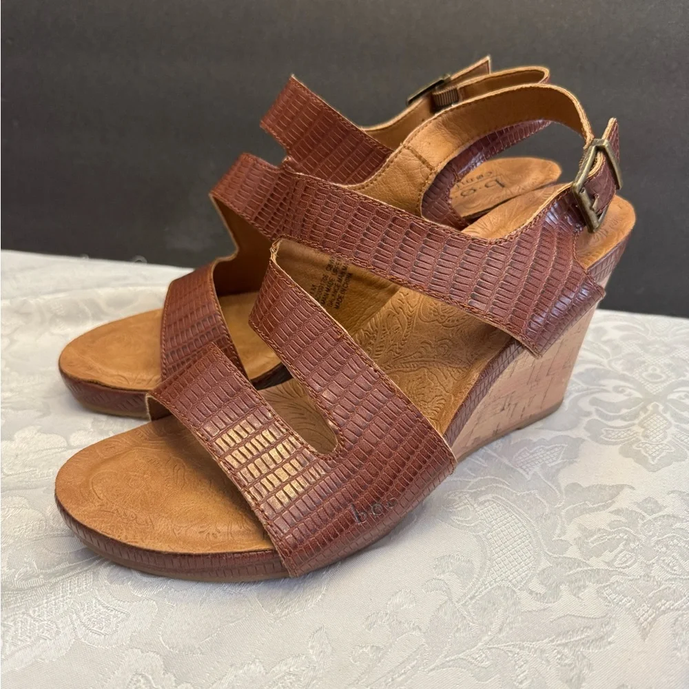 B.O.C. BOC Size 11M Nara Brown Embossed Wedge Sandal Comfort‎ Shoe