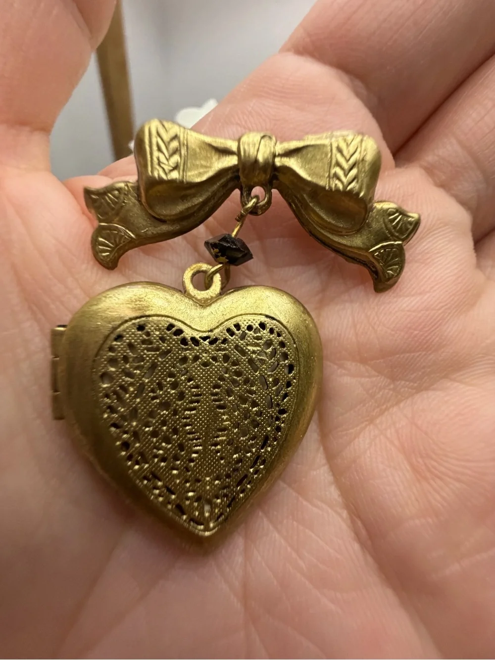 Vintage Gold Heart Locket Brooch with Bow - Gold Tone