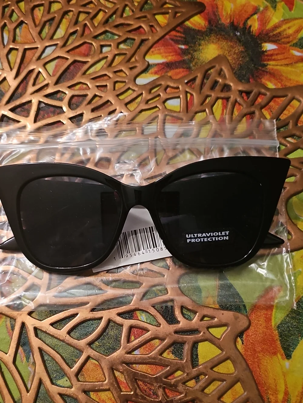 Women’s Black Cat-Eye Sunglasses with UV Protection