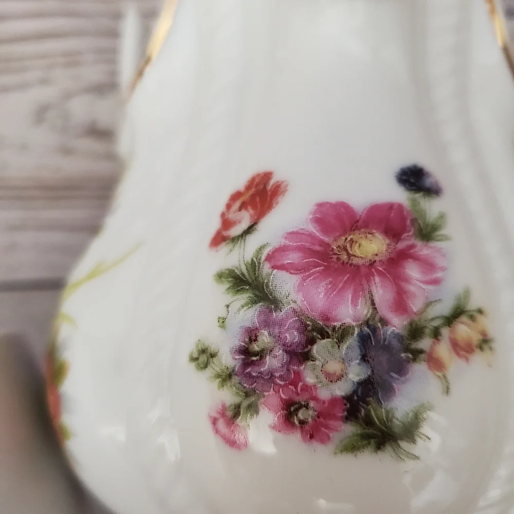 Vintage porcelain basket