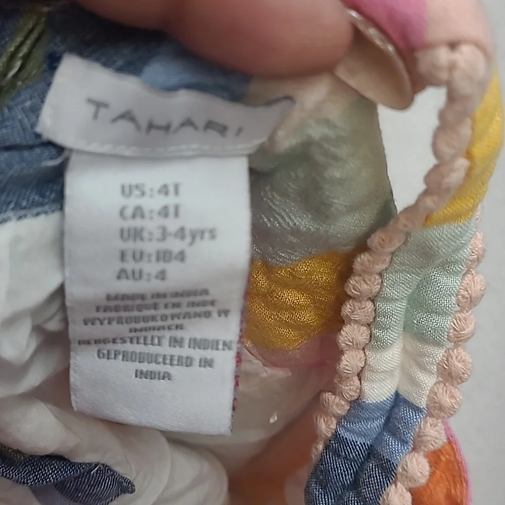 Tahari sleeveless size