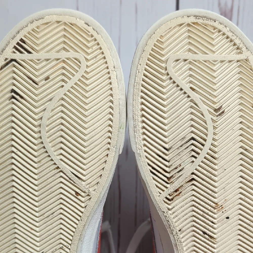 Nike sail white