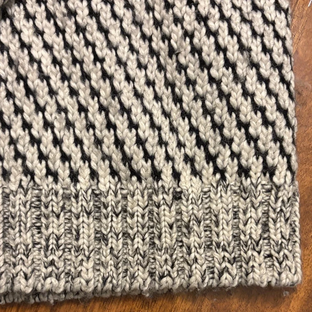 Calvin Klein elegant turtleneck