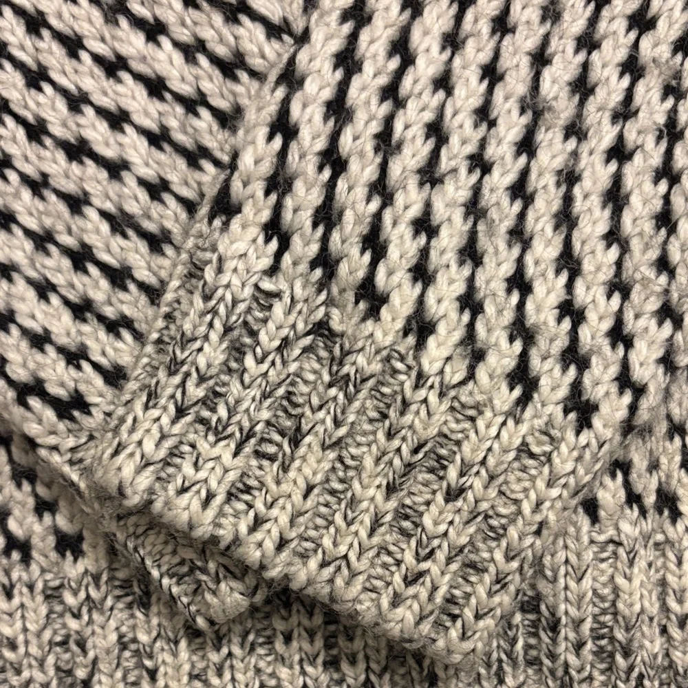 Calvin Klein elegant turtleneck