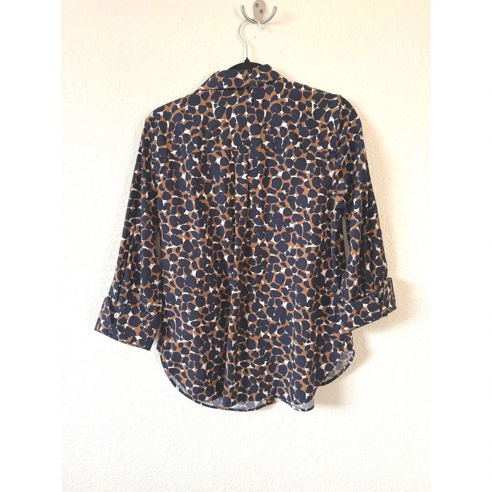 Chicos Women Navy Tan Abstract Pebble Print Button Down Shirt Size‎ M 3/4 Sleeve