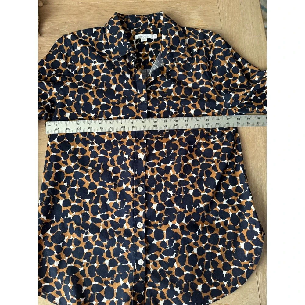Chicos Women Navy Tan Abstract Pebble Print Button Down Shirt Size‎ M 3/4 Sleeve